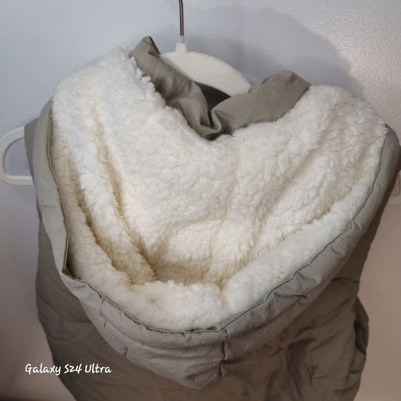 fab'rik  Tan Puffer Vest with Hood & pockets - Picture 5 of 5